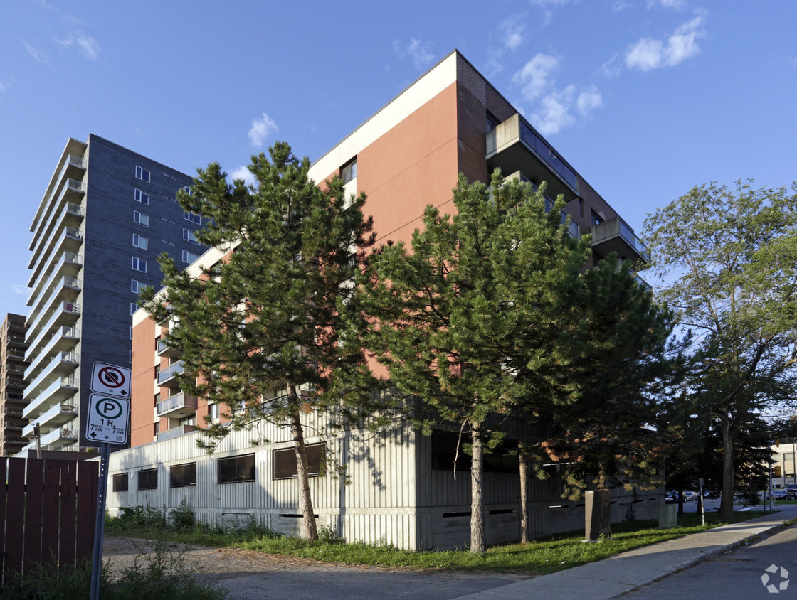 Building Photo - 191 Parkdale Ave