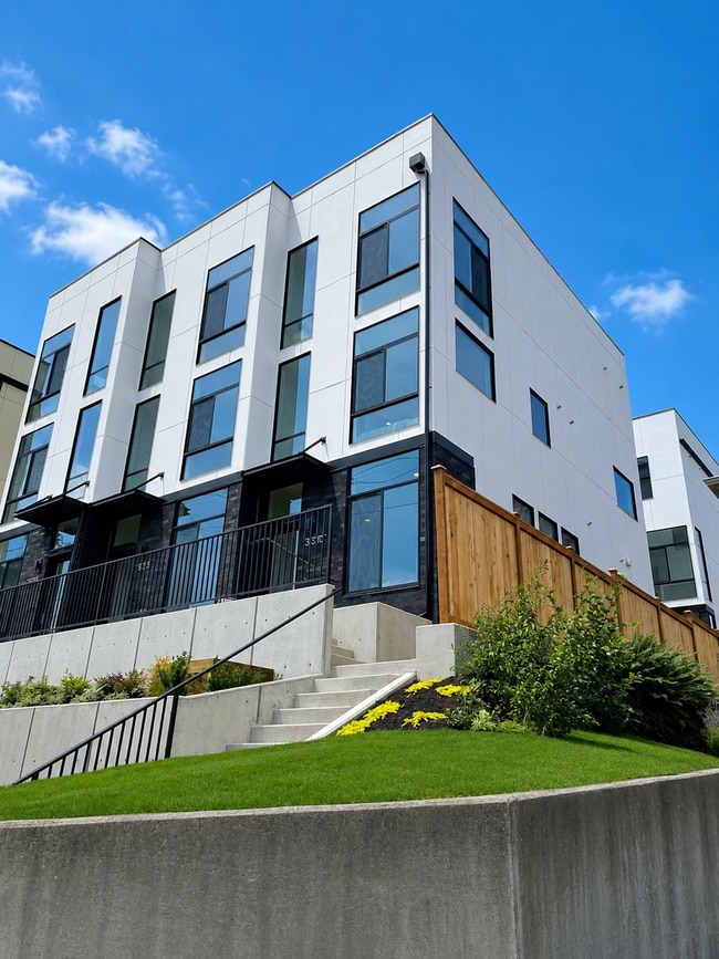 Magnolia Townhome - Magnolia Townhome