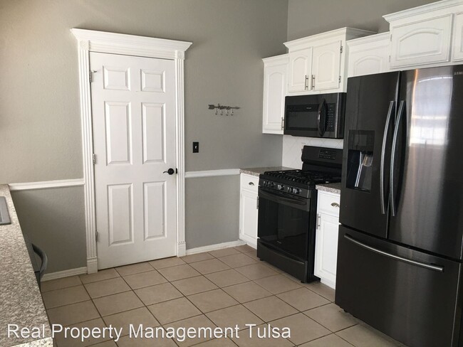 Building Photo - 3 br, 2 bath House - 10222 E 98th Sth N