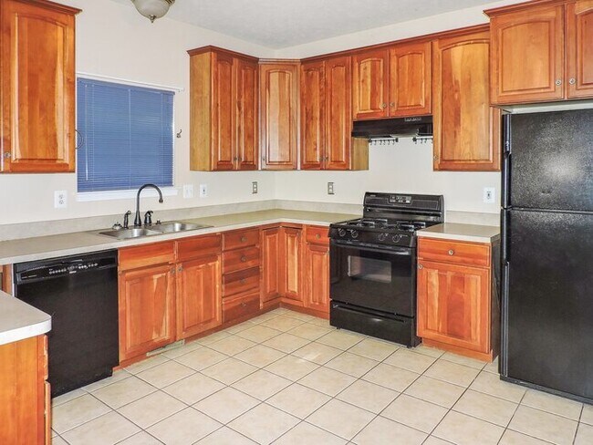 Building Photo - Pet Friendly 2 Story with 3 Bedrooms/2.5 B...