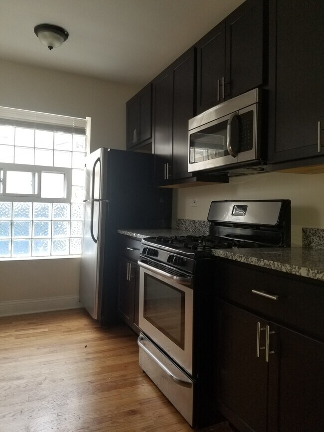 Foto del edificio - 1473 W Carmen Ave
