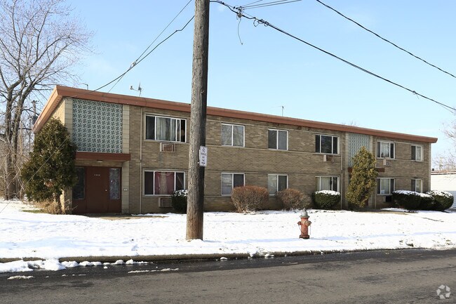 Foto del edificio - 1342-1346 W 114th St