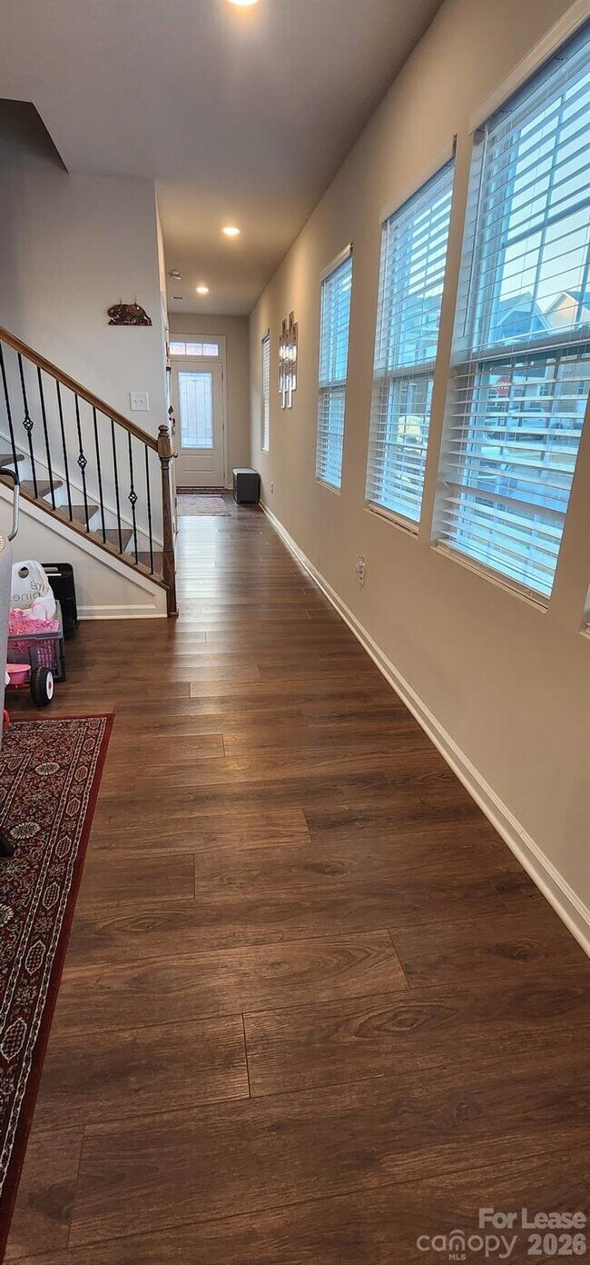 Building Photo - 15733 Country House St