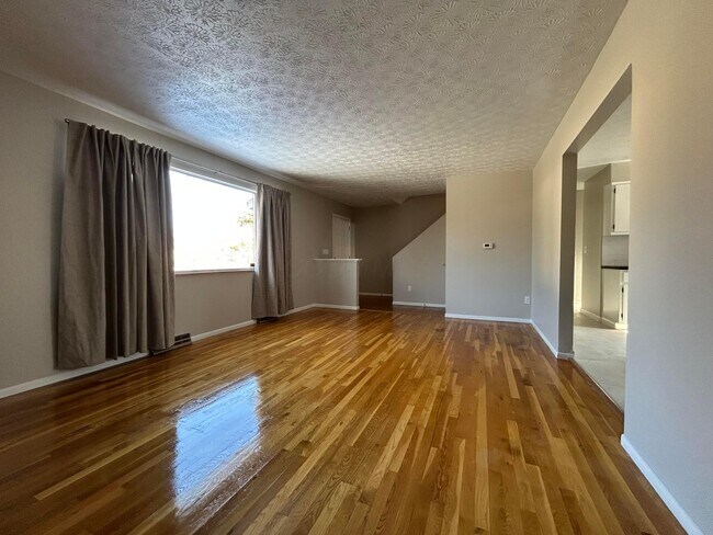 Foto del edificio - 1775 Hansen Ave