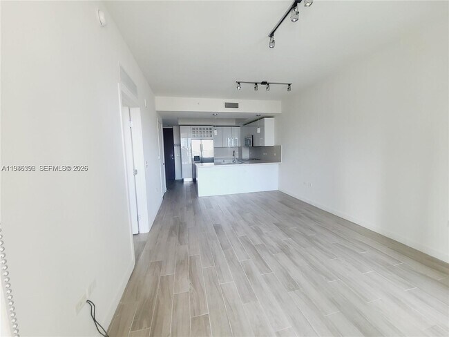 Foto del edificio - 999 SW 1st Ave