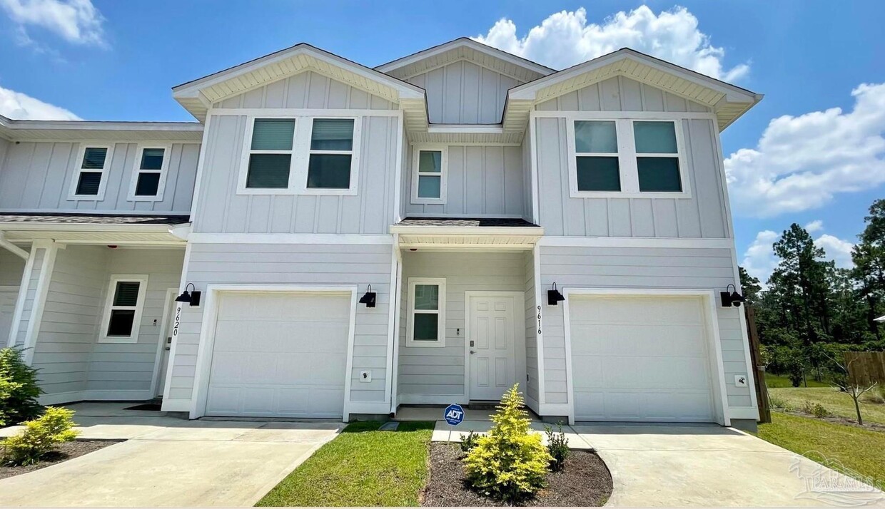 Foto principal - 9885 Mcluvin Rd