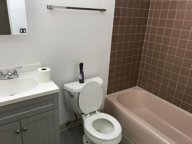 Foto del edificio - 1740 Cromwell dr