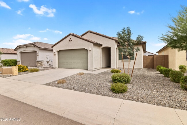 Building Photo - 3236 Juniper Cyn Dr