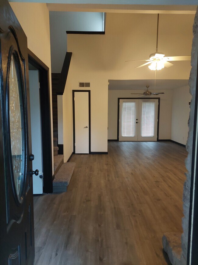 Building Photo - 7916 Copano Dr