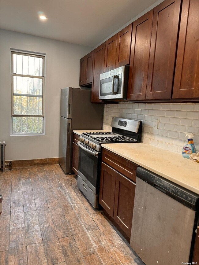 Foto del edificio - 311 Van Siclen Ave