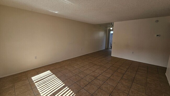 Foto del edificio - Don't miss this Eastside 2 bedroom/1 bath apartment home! **Move in Special**