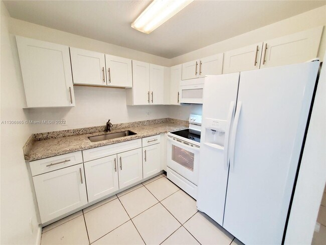 Building Photo - 4715 SW 43rd Terrace