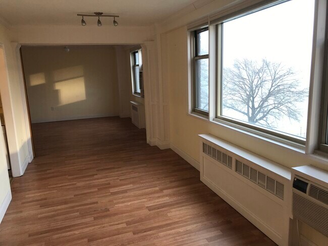 Barndoor Slider to Bedroom gives Open Floor Plan Spaciousness - 11820 Edgewater Dr