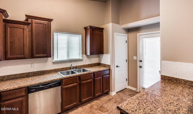 Foto del edificio - 14340 Apache Point Dr