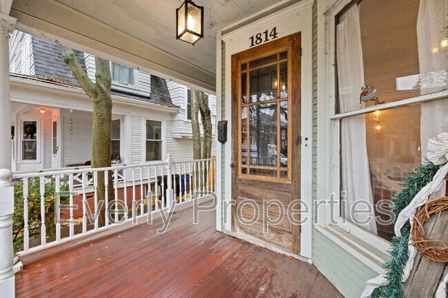 Foto del edificio - 1814 College Ave