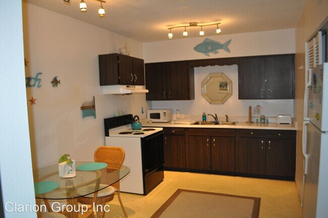 Building Photo - 2 br, 1.5 bath House - 220 S 26th St #3