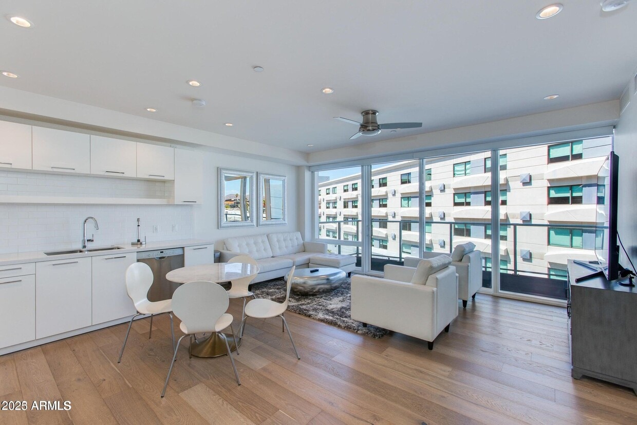 Foto principal - 4422 N 75th St