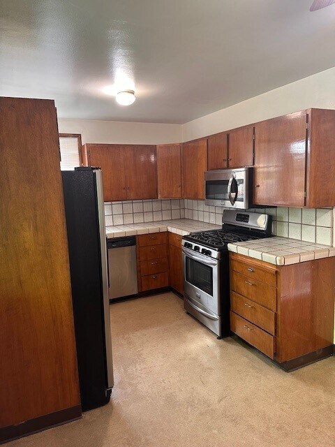 Kitchen - 15 Clinton St
