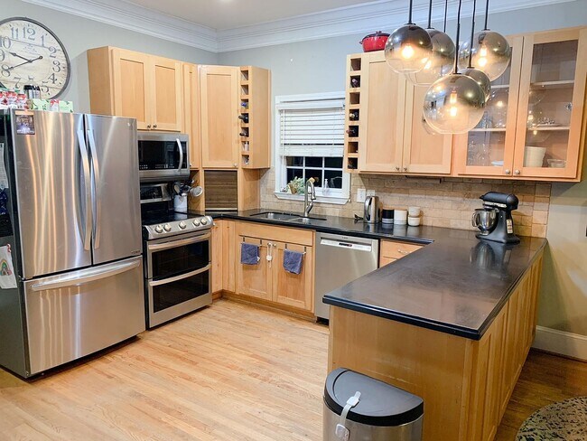 Foto del edificio - 1045 Boulevard Dr SE