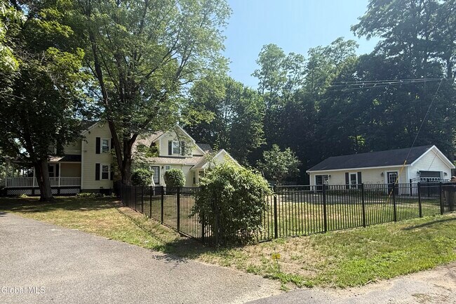 Building Photo - 308 Ballston Ave