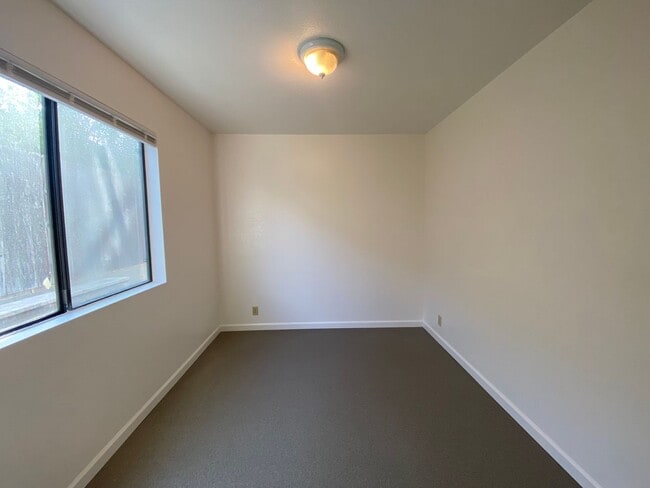 Building Photo - 9337 Musselman Dr