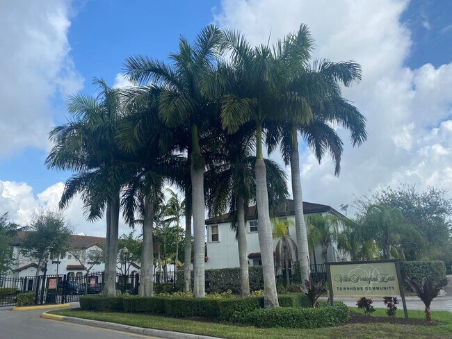 Foto del edificio - 1065 NE 30th Ave