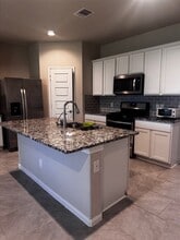 Building Photo - 5515 Russett Bay Ct