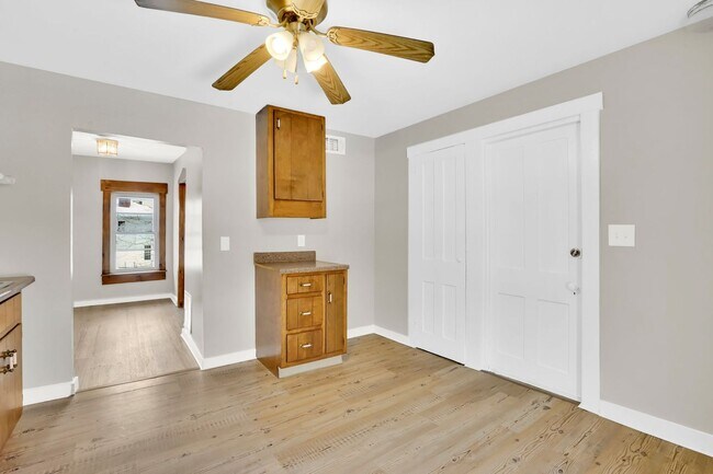 Foto del edificio - 11 Russell Rd