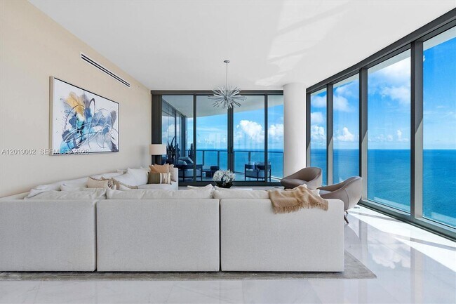 Foto del edificio - 15701 Collins Ave