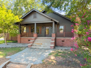 Building Photo - 3101 Old Buncombe Rd