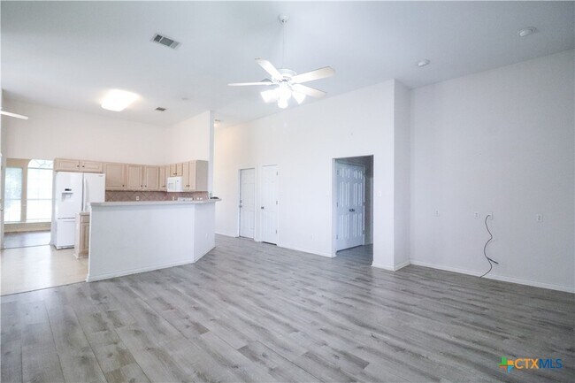 Foto del edificio - 2314 Kingsbury Dr