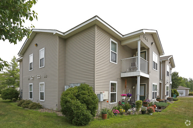 Building Photo - Red Cedar Estates