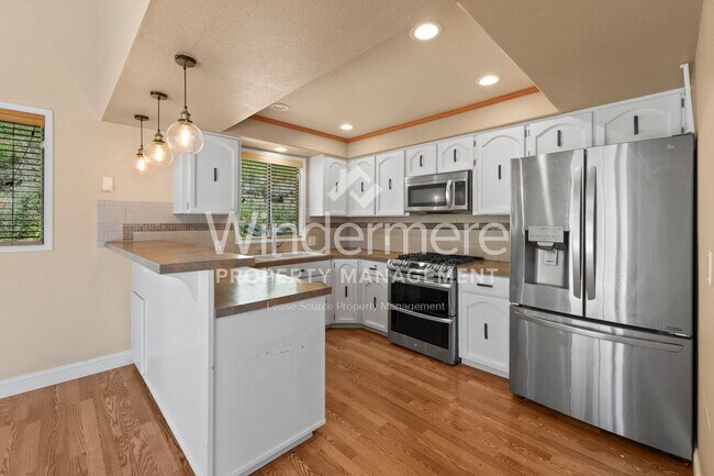 Foto del edificio - ***Coming Soon*** 4 Bed 3 Bath North Side Home nearly 2400 sq/ft Mead School District