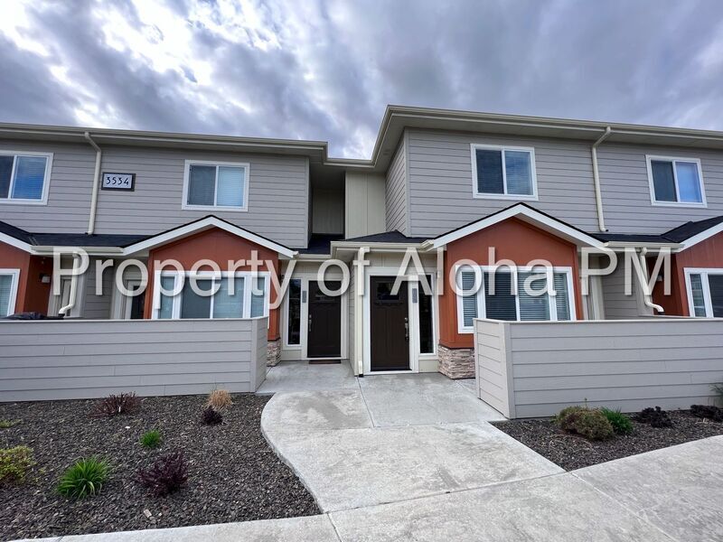 Primary Photo - 3534 E Grand Forest Dr