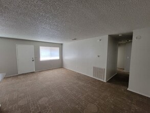 Building Photo - 1725 W Olive Ave