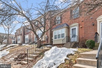 Building Photo - 8291 Londonderry Ct