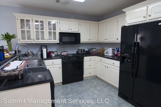 Building Photo - 3 br, 2.5 bath House - 109 Garden Terrace