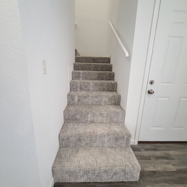 Foto del edificio - Townhomes Now Available in Strafford MO!
