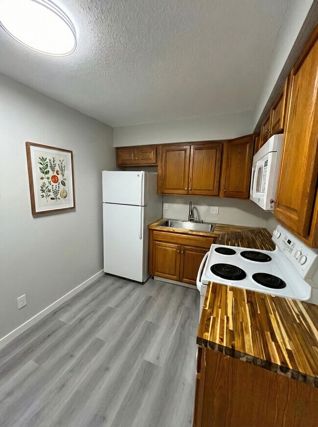 Foto del edificio - 1645 NW 84th St