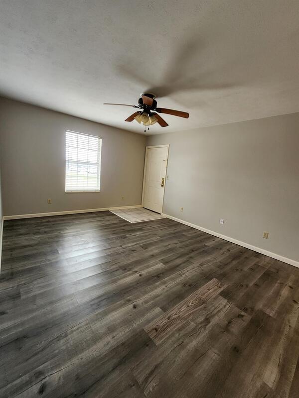 Foto del edificio - 978 N Franklin Ave.