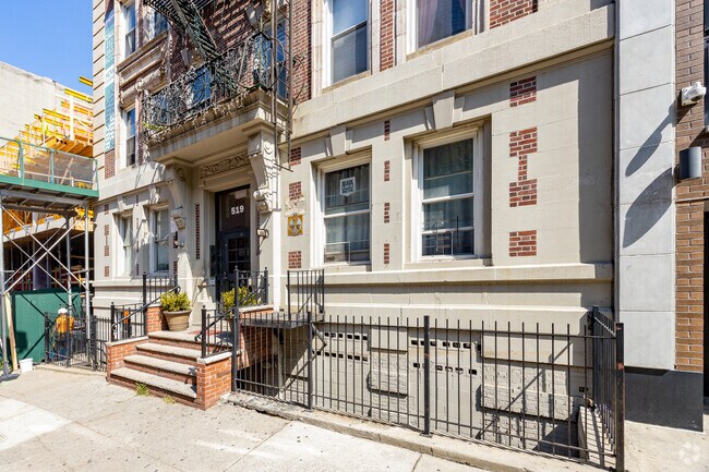 Entrance - 519 W 134th St