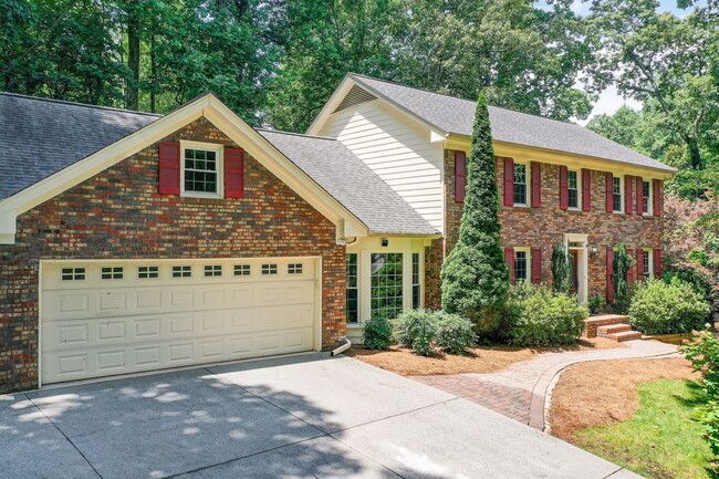 Building Photo - 1511 Summerset Dr