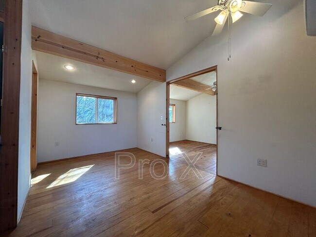 Building Photo - 1101 S Washington Ave