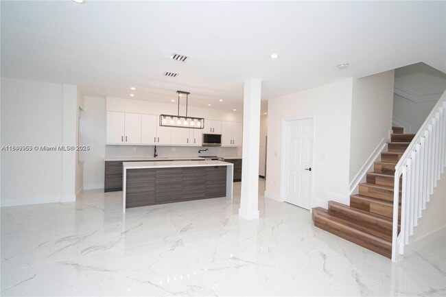 Foto del edificio - 7042 NW 114th Ct