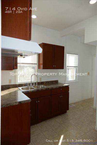 Building Photo - 4 beds, 1.5 bath home!