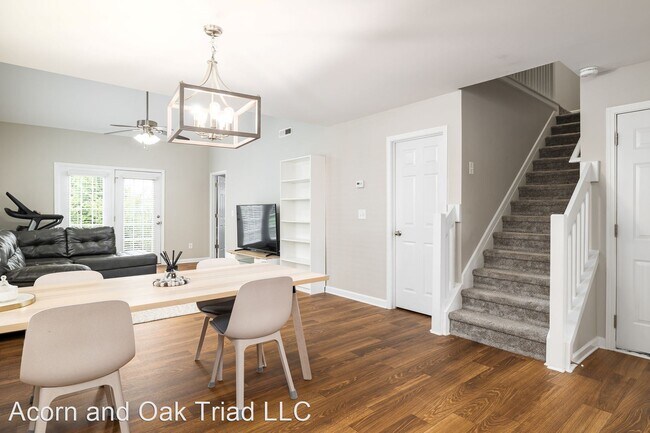 Foto del edificio - 3 br, 2.5 bath House - 338 Robyns Glen Circle