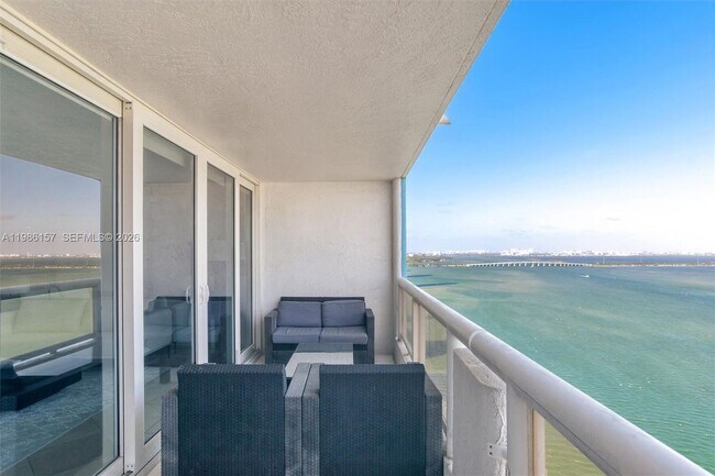 Foto del edificio - 1717 N Bayshore Dr