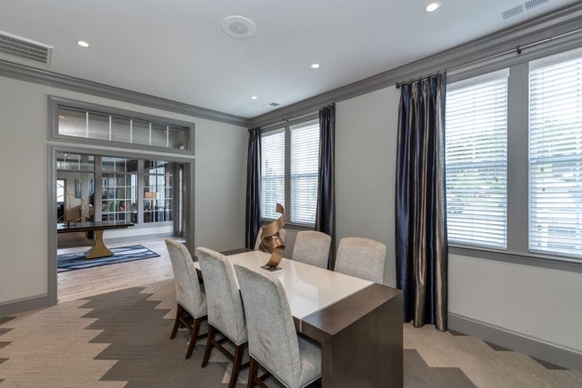 Building Photo - The Commonwealth At York