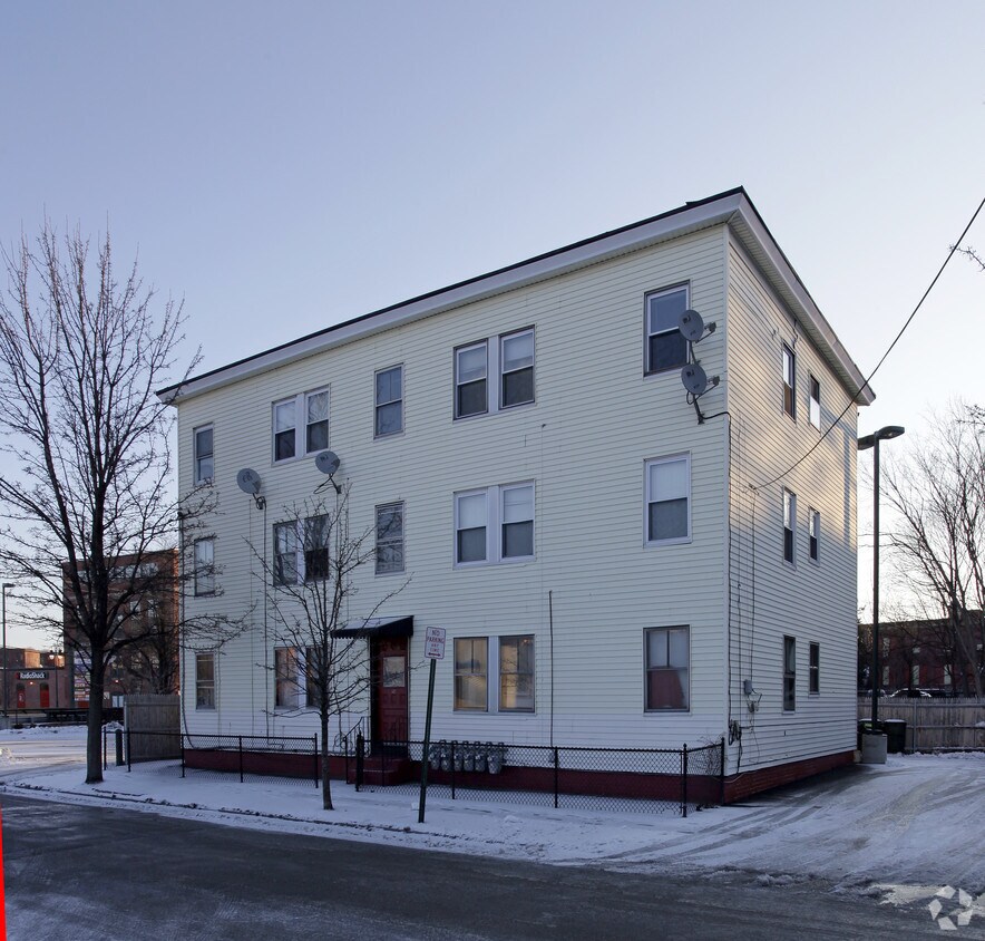 Primary Photo - 10 Tuxedo Ave