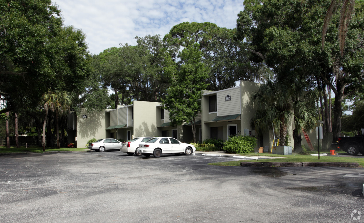 Building Photo - Grand Oaks Condominiums